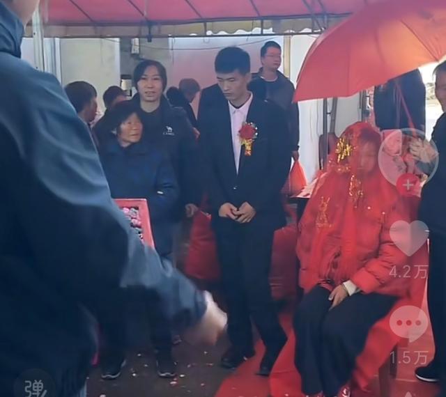 河南23岁智力残疾女孩出嫁，新郎30岁，彩礼9万9，丈母娘满意女婿