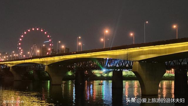 出游第6站-衡阳:东洲岛、石鼓书院、保卫里。阴雨天,游了个寂寞