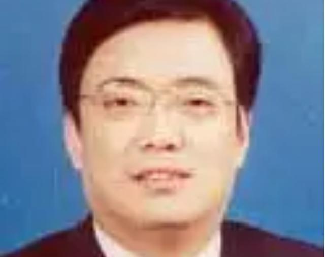 方便面巨头栽了！3年把公司从年销20亿干倒闭，凭野心搞垮自己