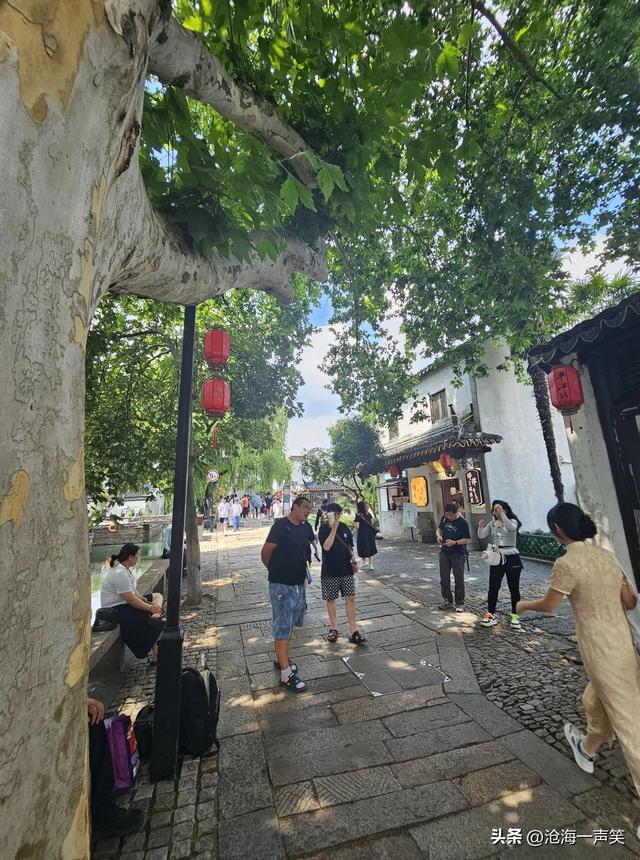 一条路，一条河，一条路，一座城，平江路，姑苏城！