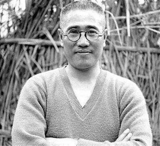 刘伯承办军事学院，想让陈毅当政委，总理大笑：为了要钱方便吧？