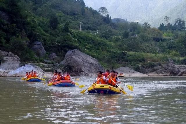 来体验，你没见过的小镇四季！