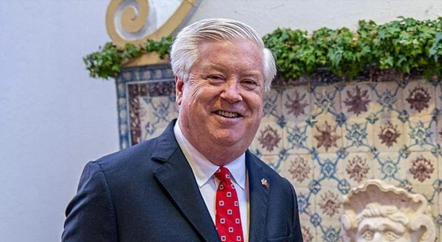 还真被高市早苗等到了：美驻日大使一语惊人，钓鱼岛问题正式上桌