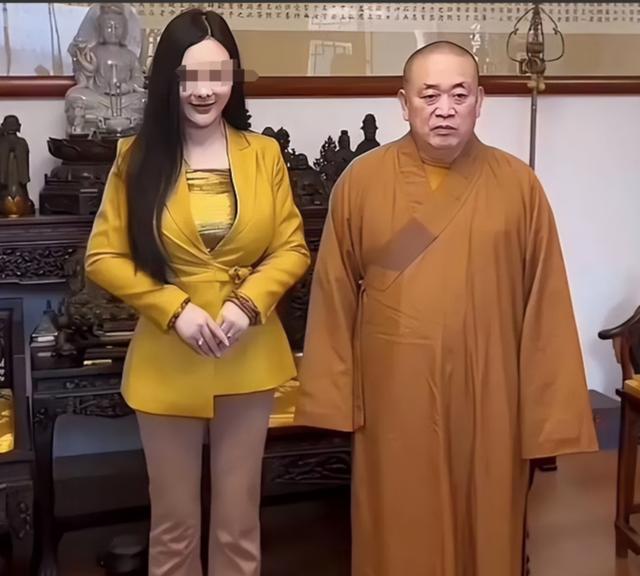 越扒越黑！释永信落网后，全家老底被扒，原来香火钱只是冰山一角