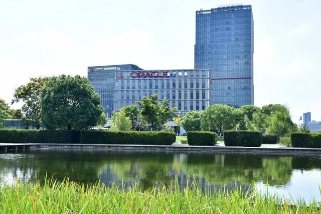 中国智能算力突围，美国也推出全球最大AI超算，智能产业迎新变局
