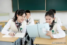 家里三个孩子已经经历小升初，过来人告诉你初中是怎样分班的图片