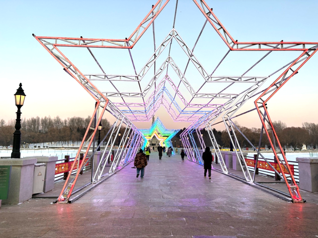 开园啦！去这里，看冰雪“七十二变”→