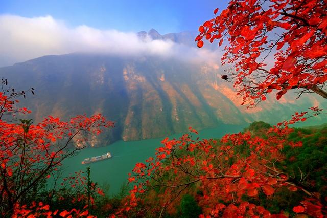 长江从远古雪山走来，三峡还是三峡，风采依然