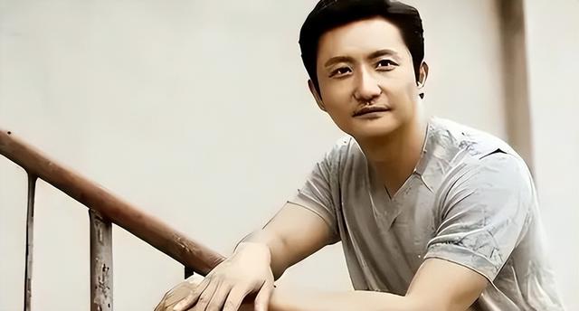 涂松岩的反差人生：荧幕气人渣男，生活暖到骨子里的好男人