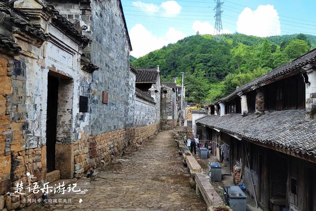 宁波奉化西南的古村群，据说是谢灵运的云游之地，景色真的太美了