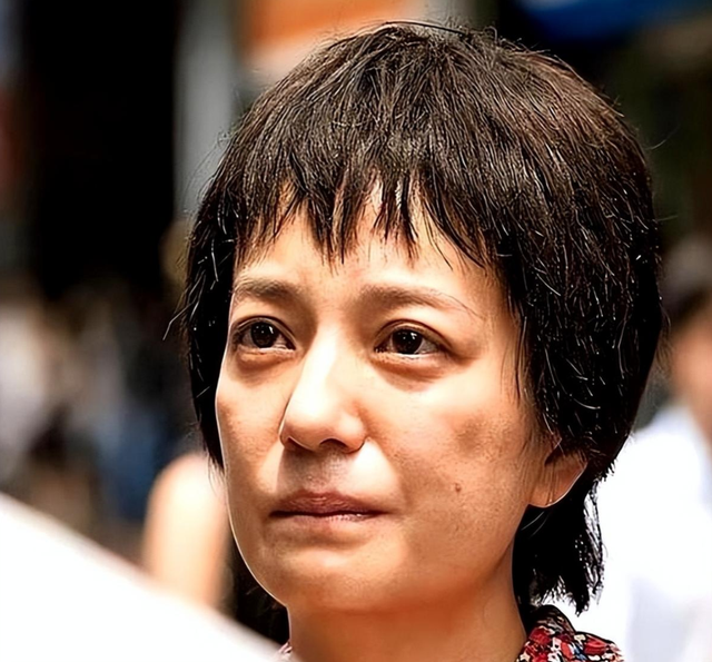 封杀四年，49岁赵薇突传消息，因胃癌去世传闻5个月前就真相大白