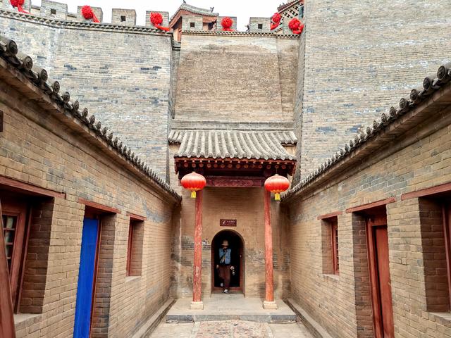 房上建房，院中寻院——夏县堆云洞