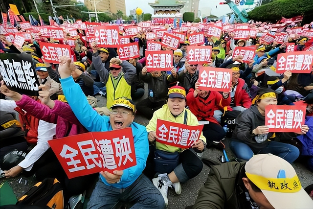 洪秀柱刚观礼完9·3阅兵，岛内支持度大反转，台当局矛头对准新北