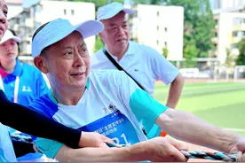 每个人都是生命接力赛的冠军！ 50岁“换心人”4×100米接力闯进决赛图片