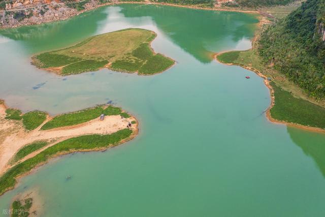 中国溶洞「最美」的边城，一碗酸粉 5 元，月薪 2600 也能说走就走！