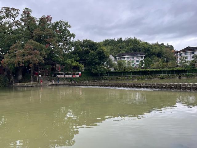 退休夫妻自驾温州泰顺之仕水古镇、胡氏大院、廊桥文化园