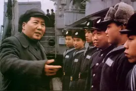 1958年，毛主席提出将军再当兵，反响如何？如今才知伟人用心良苦图片