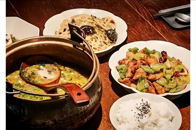 从Yelp到大众点评：高德凭啥让商家“见异思迁”？