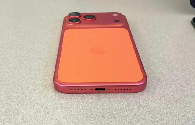 iPhone 17 Pro褪色风波：万元新机用两周变"渐变色"用户维权难在哪