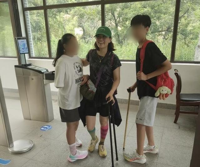 儿童景区走失获悉心照料 家长致谢“临时爸妈”