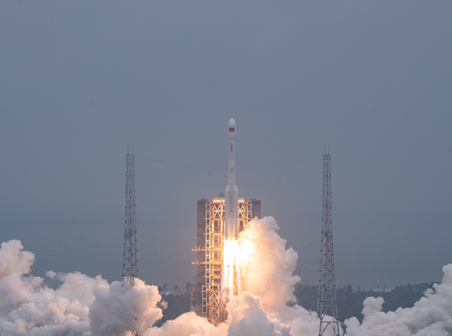 长征十一号海上发射试验卫星，彰显灵活能力，三颗卫星耐人寻味