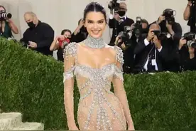 透视装新风尚！Kendall如何以一袭薄纱征服全球目光？图片