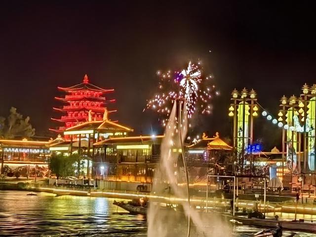 嘉鱼不夜城，越夜越精彩