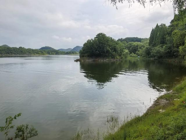想你的风吹到了百花湖