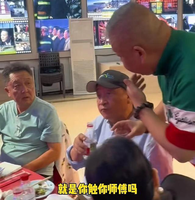 姜昆弟子刘惠，当着师父、师娘的面，问于谦：谦儿，你怵你师父吗