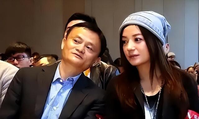 贼心不死！劣迹艺人赵薇走投无路，15岁女儿成她的最后一根稻草