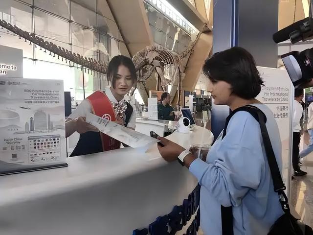 中国又1个大省被“占领”，37万外国人赖着不走，还想要长久生活