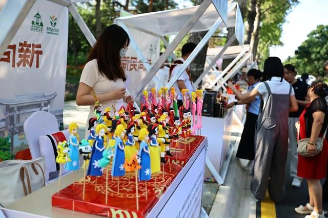 339.6万人点赞“向新”，文化与烟火点亮城市夜晚