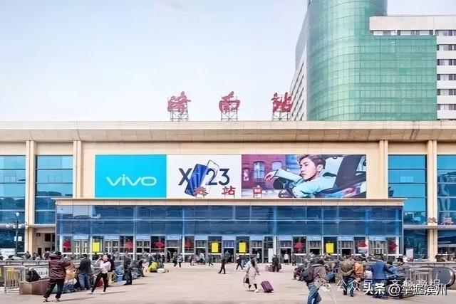 周杰伦抵达济南，“双向奔赴”画面曝光！演唱会最全交通指南来了