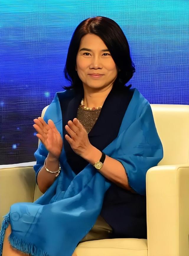 雷军没想到，十亿赌约12年后，董明珠一个举动再令所有人刮目相看