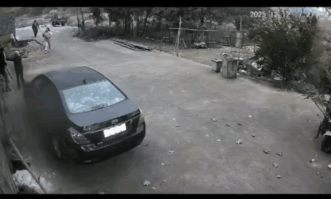 警方通报后，被打邻居儿子凌晨发布一段文字，既有感谢，又有期盼