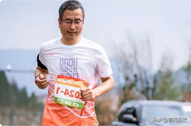 张水华刚遭处分继续跑，官宣全马，获批调休，白岩松建议奏效了？