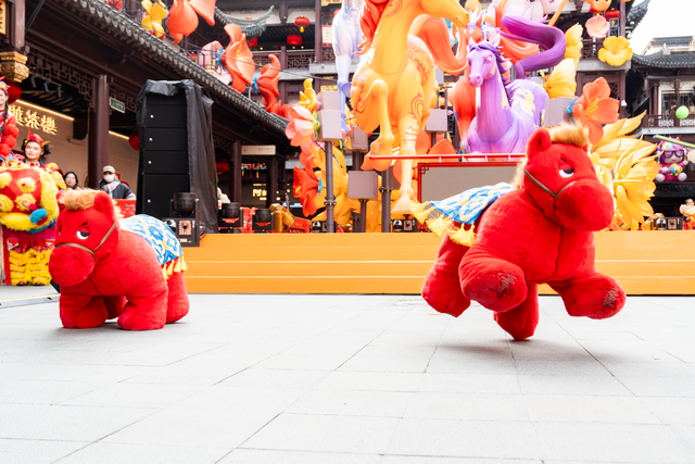 来大豫园追灯闹元宵，上海最佳赏月点非大豫园莫属