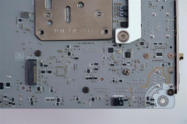 微星MPG B850I EDGE TI WIFI刀锋 钛主板评测：小巧强悍 200W功率释放