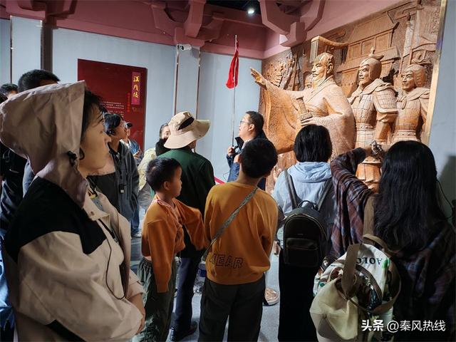 国庆长假首日 千余名游客走进茂陵 祭拜霍去病 体验汉文化