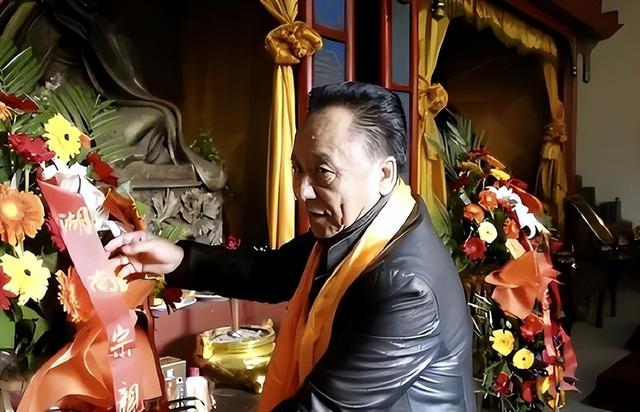 包养多名个情妇，生下11个私生子，75岁还在拼命生娃!他是谁？