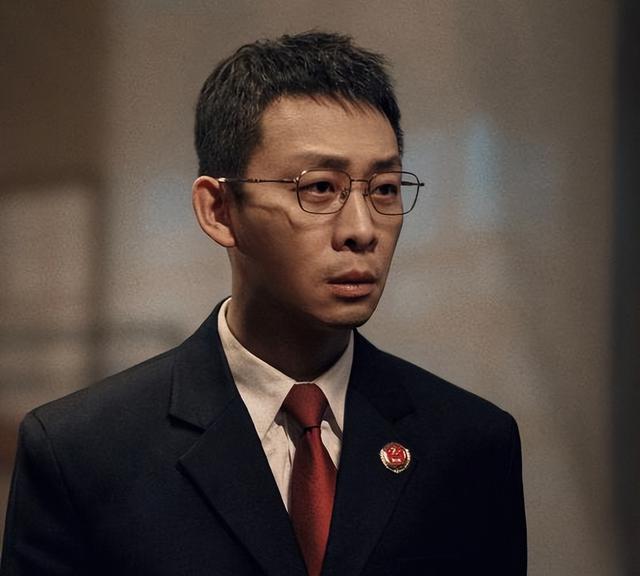 明明演技一般，却被捧成“老戏骨”，这12位演员终于现出原型了？