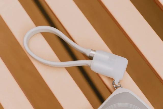 入手iPhone17后，我们还买了这7个好用的配件