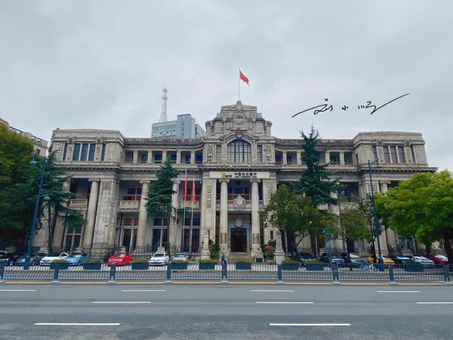 都说武汉是“大武汉”，那武汉相当于几个北京？答案出乎意料！​