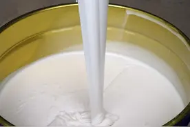 石膏娃娃现在普遍用硅胶翻模。图片