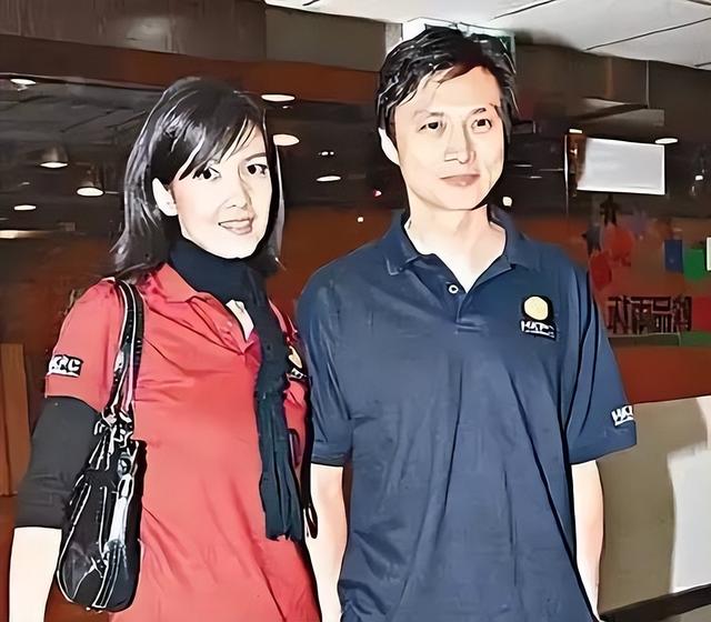 被戴8次绿帽子，3次捉奸在床，这就是我们“玉女	”守卫的爱情？