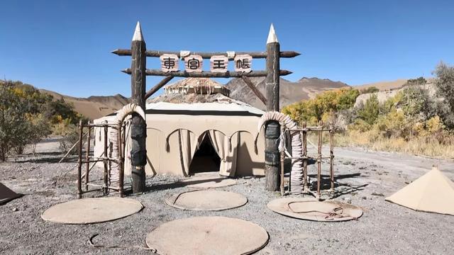 金色胡杨“绘”美景 国庆假期阿克塞多坝沟胡杨峡人气“狂飙”