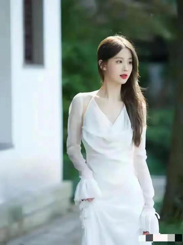 贵州一校花，仙姿玉色172cm身段45kg，美得太犯规，让人移不开眼