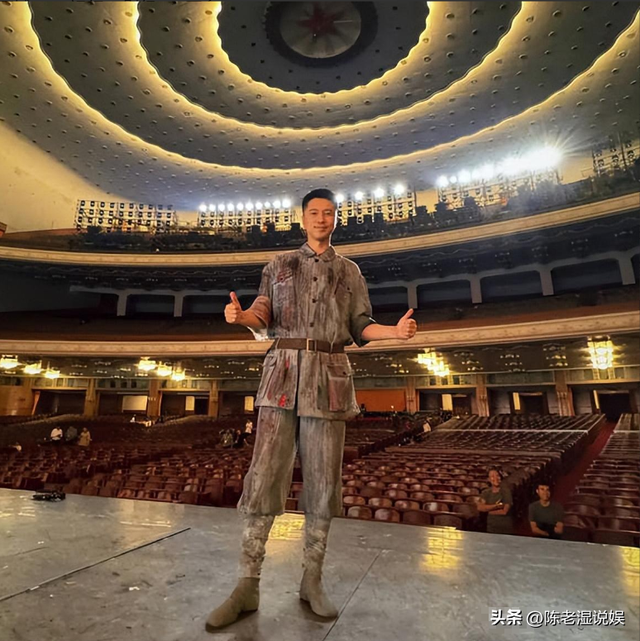 万万没想到！42岁的王雷，因九三阅兵上的一个举动，实现口碑逆转