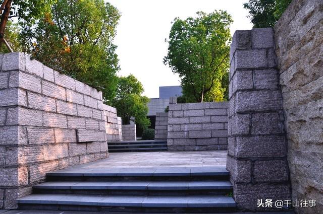 别骂骑友为啥咱宁愿扛着违章风险！也不骑平坦宽阔的非机动车道？