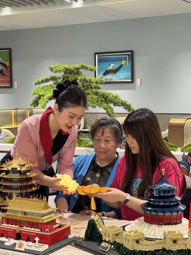 迎双节！川航在成都两机场投放近100架飞机 开展特色空地活动
